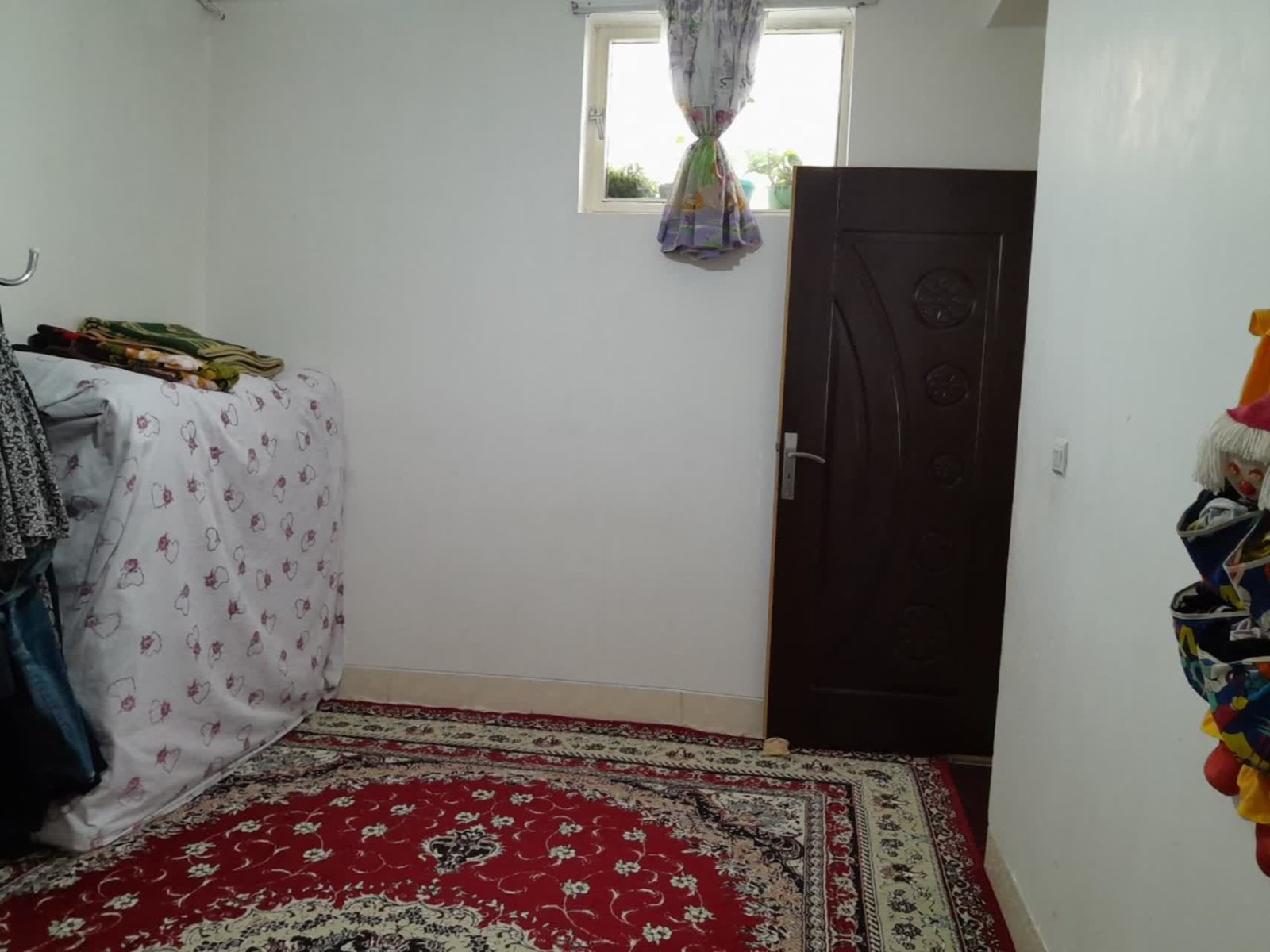 دراین اتاق خواب لحاف وپتو وتشک میباشد
