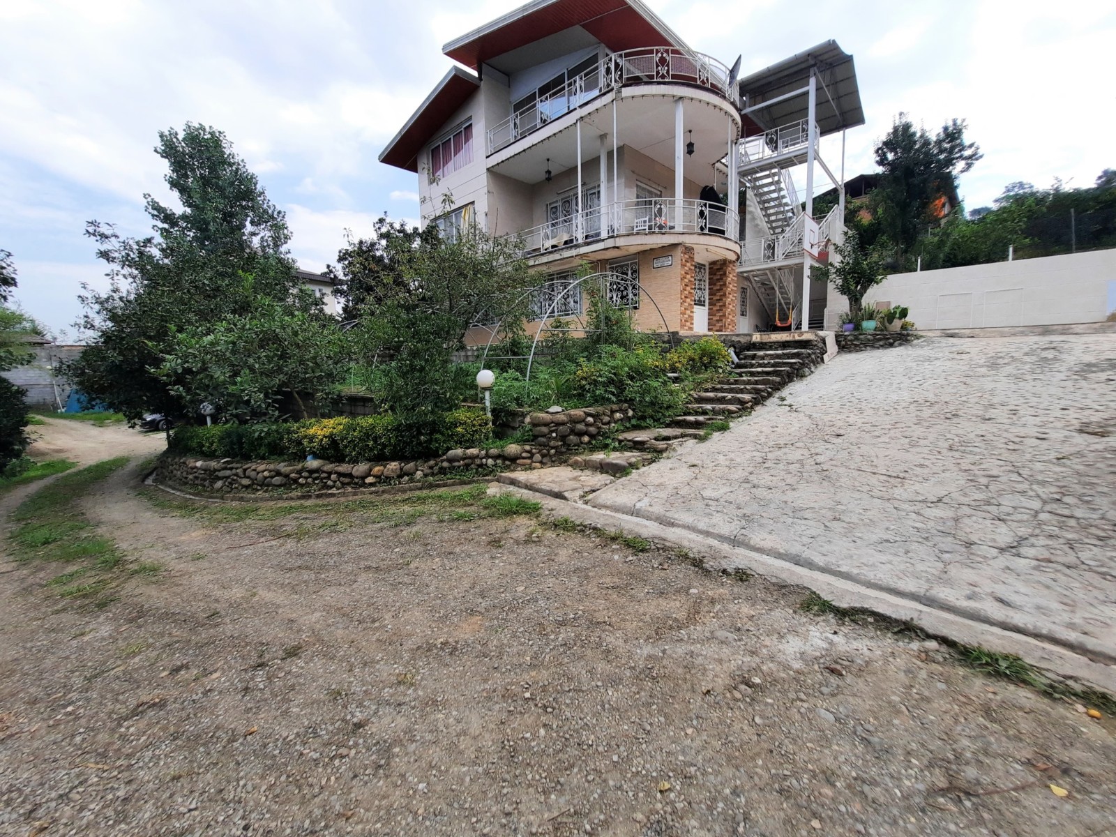 نمای بیرونی ساختمان نمای بیرونی ساختمان