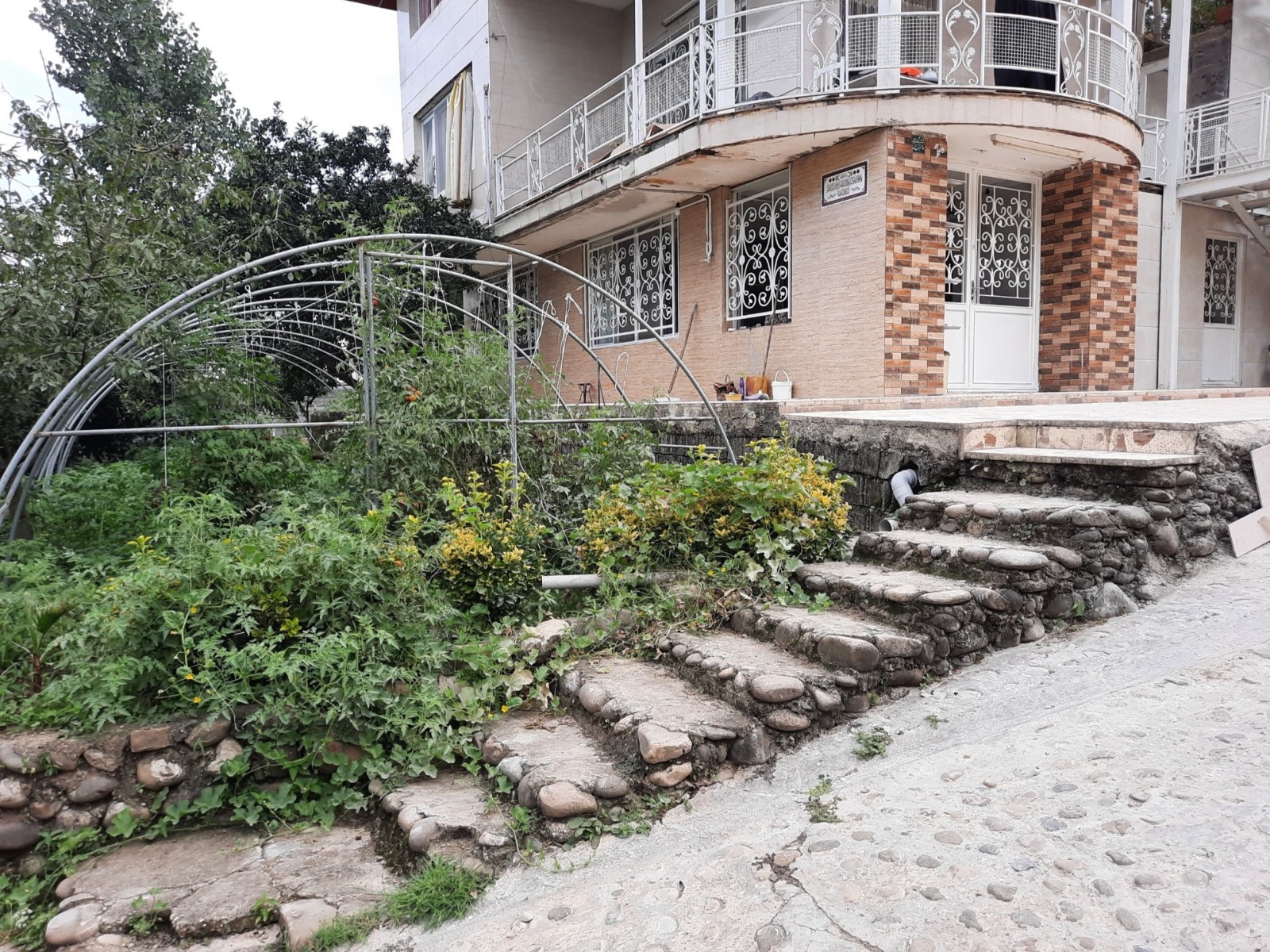 نمای بیرونی ساختمان نمای بیرونی ساختمان