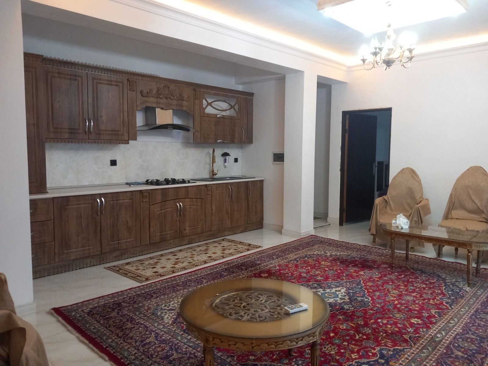 اتاق پذیرایی طبقه اول