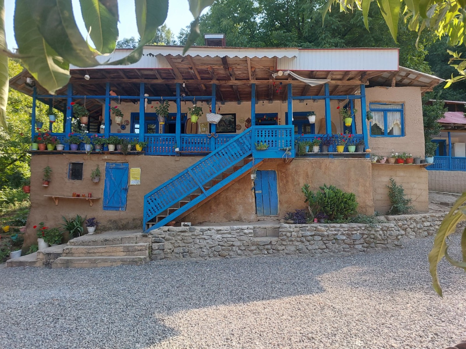 نمای بیرونی ساختمان