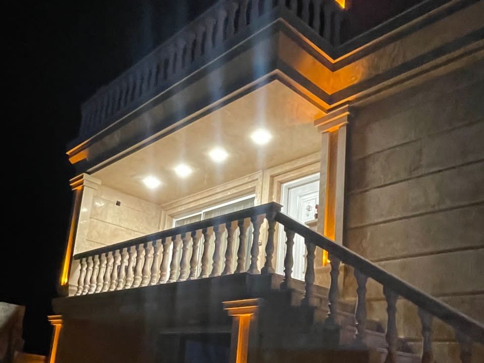 نمای بیرونی ساختمان