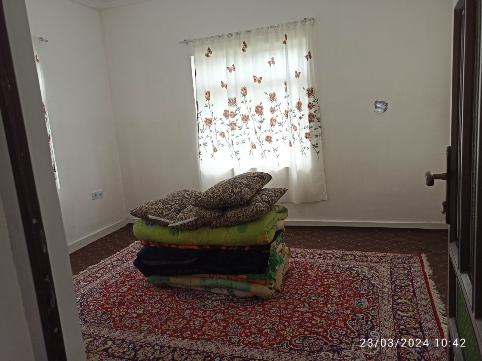 اتاق خواب دارای رختخواب