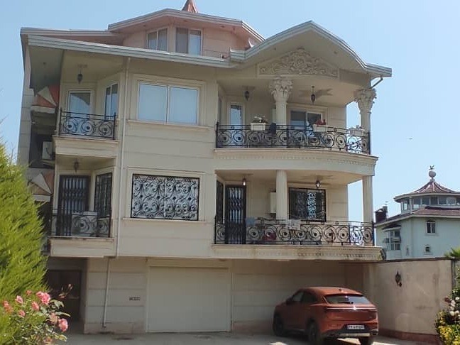 نمای بیرونی ساختمان