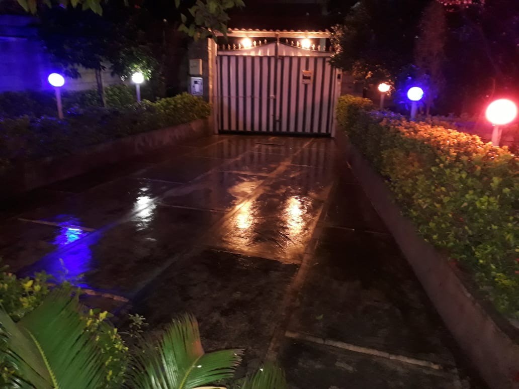 نمای بیرونی ساختمان نمای بیرونی ساختمان