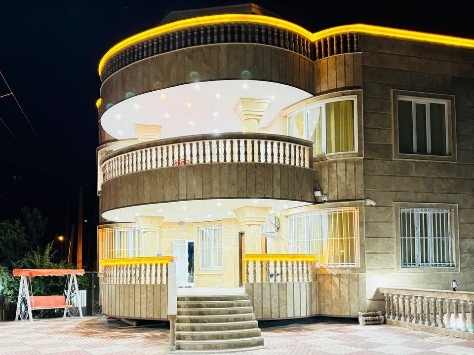 نمای بیرونی ساختمان