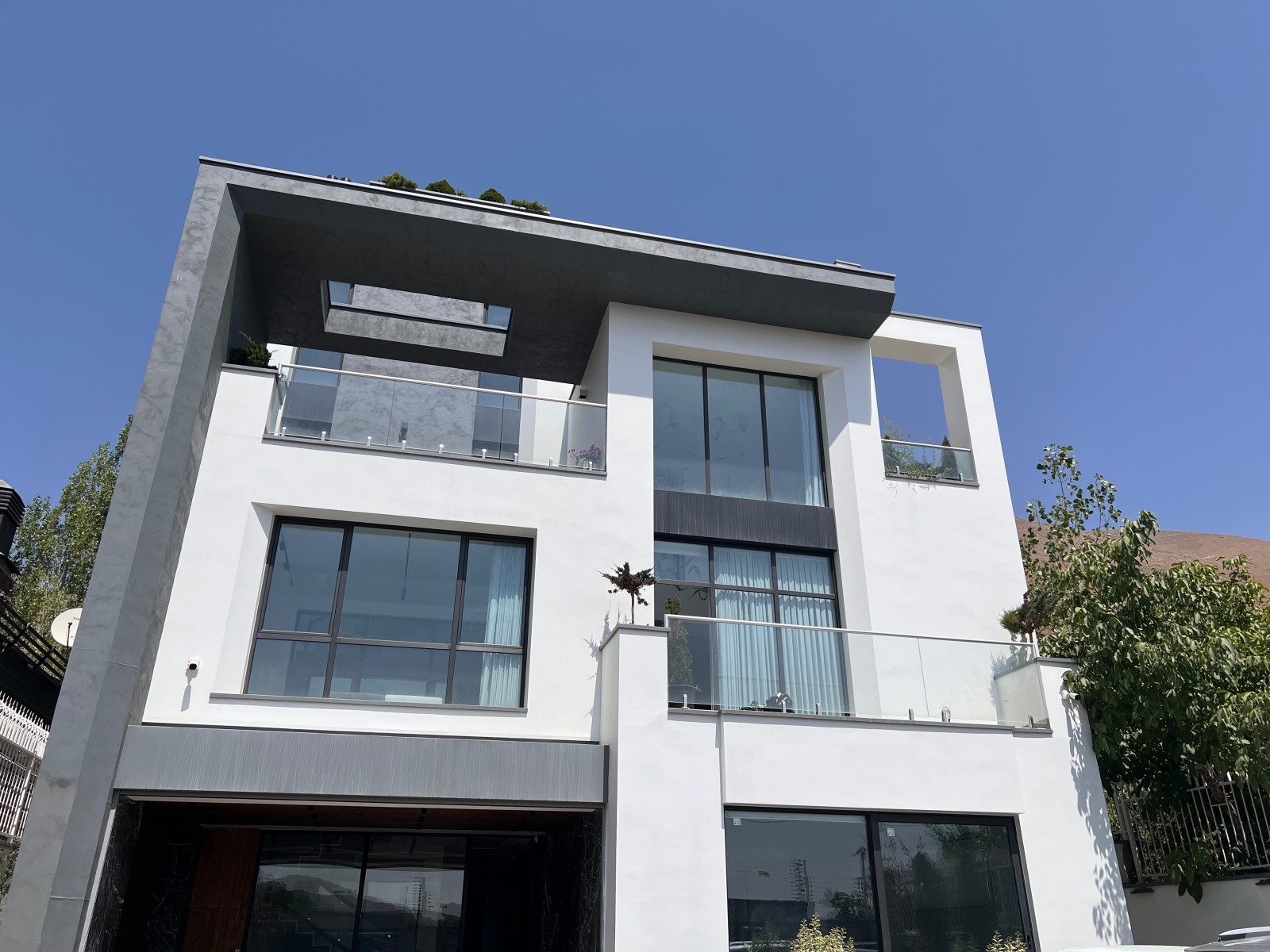 نمای بیرونی ساختمان نمای بیرونی ساختمان