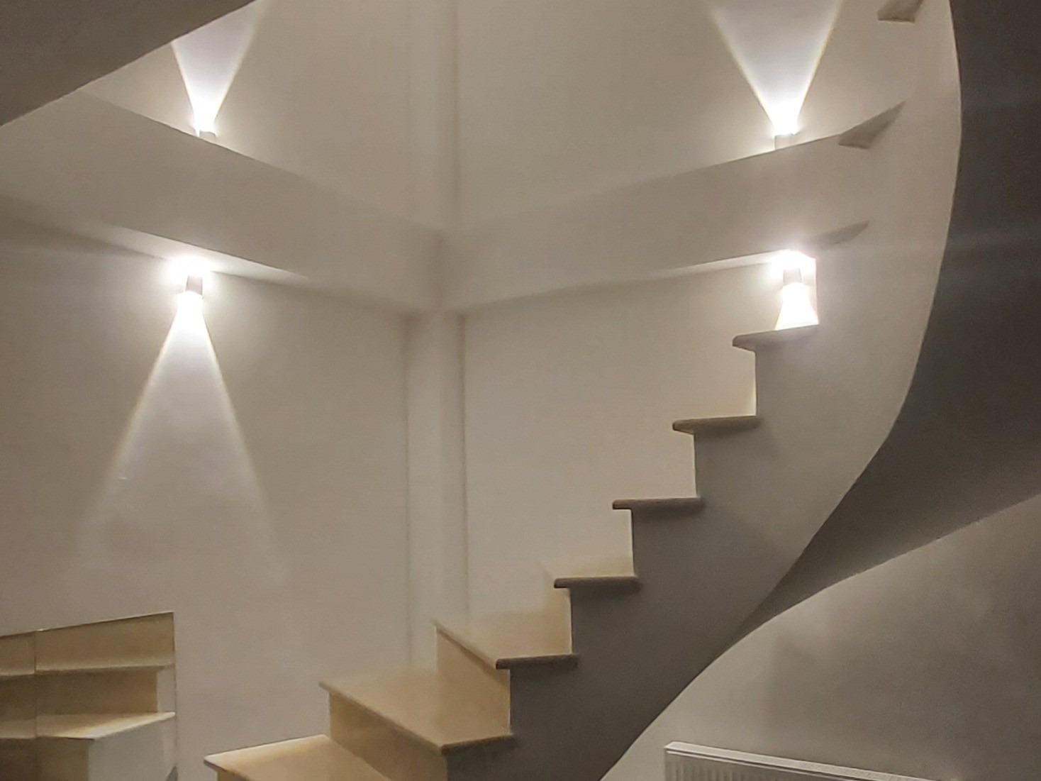 راه پله طبقه بالا