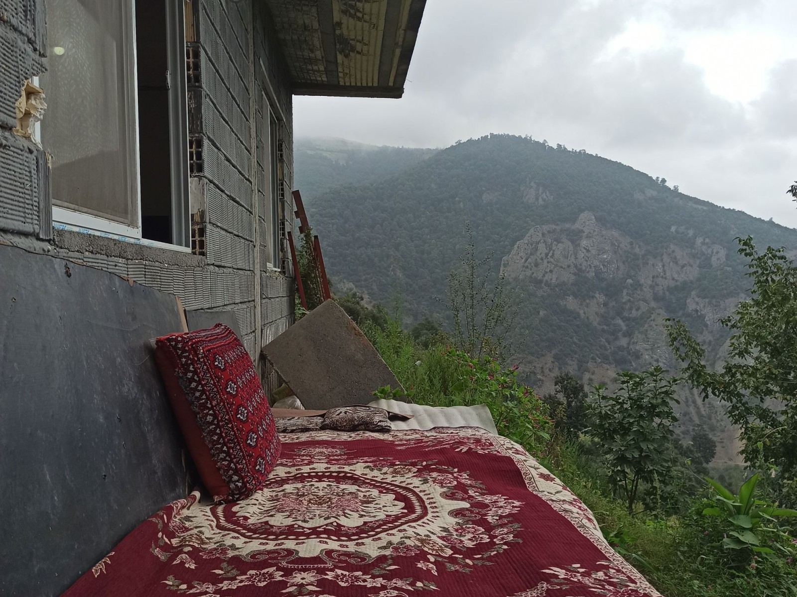 نمای بیرونی ساختمان تراس