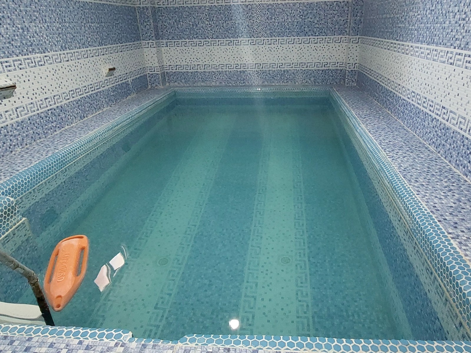 استخر استخر