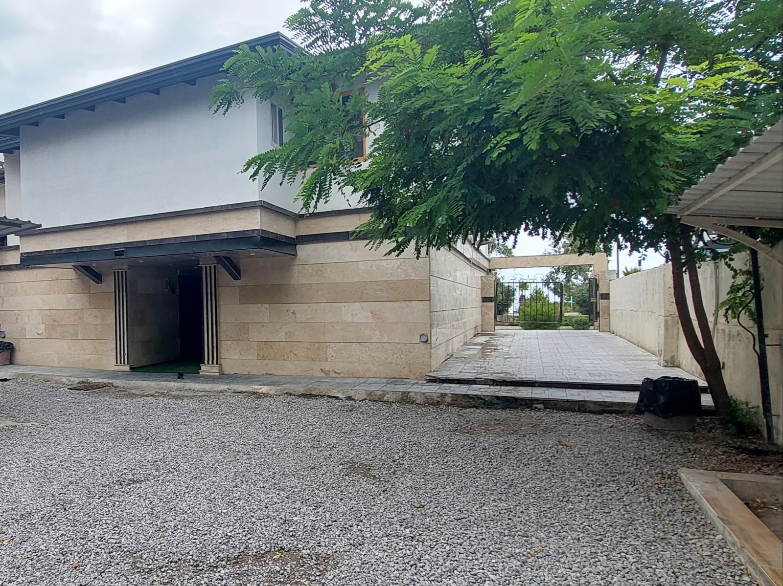 نمای بیرونی ساختمان نمای بیرونی ساختمان