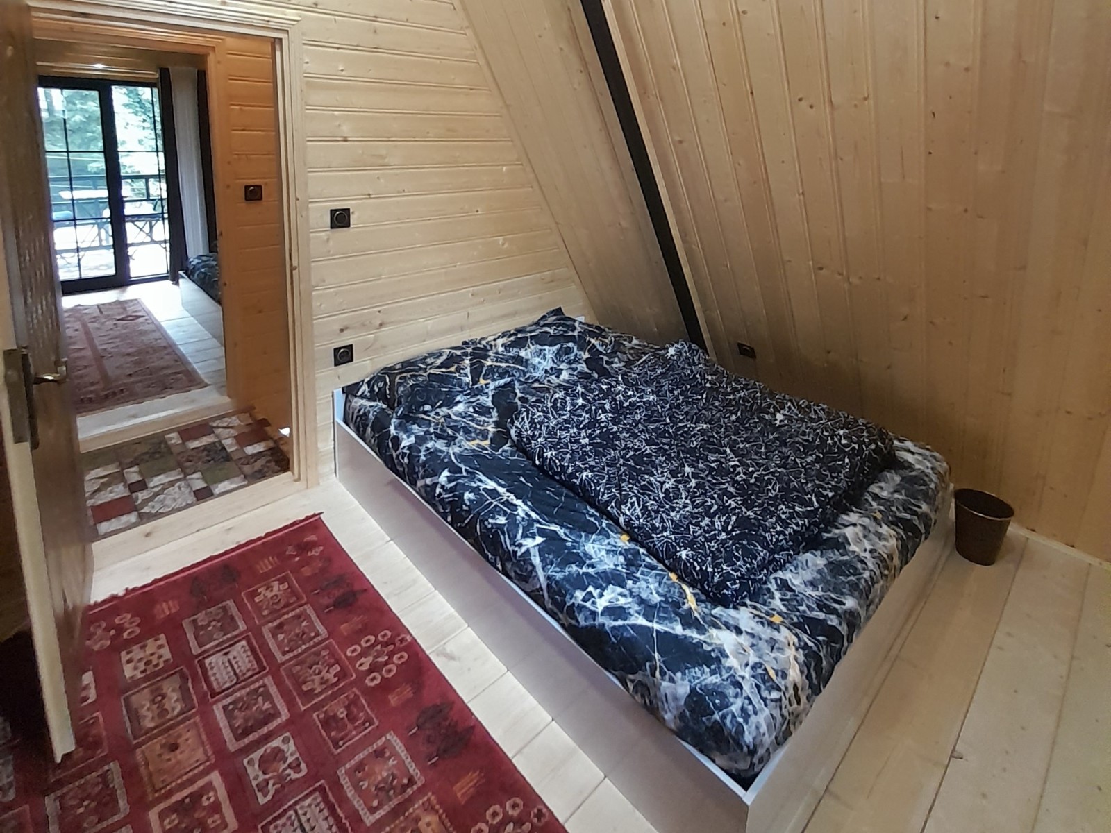 اتاق‌خواب 1