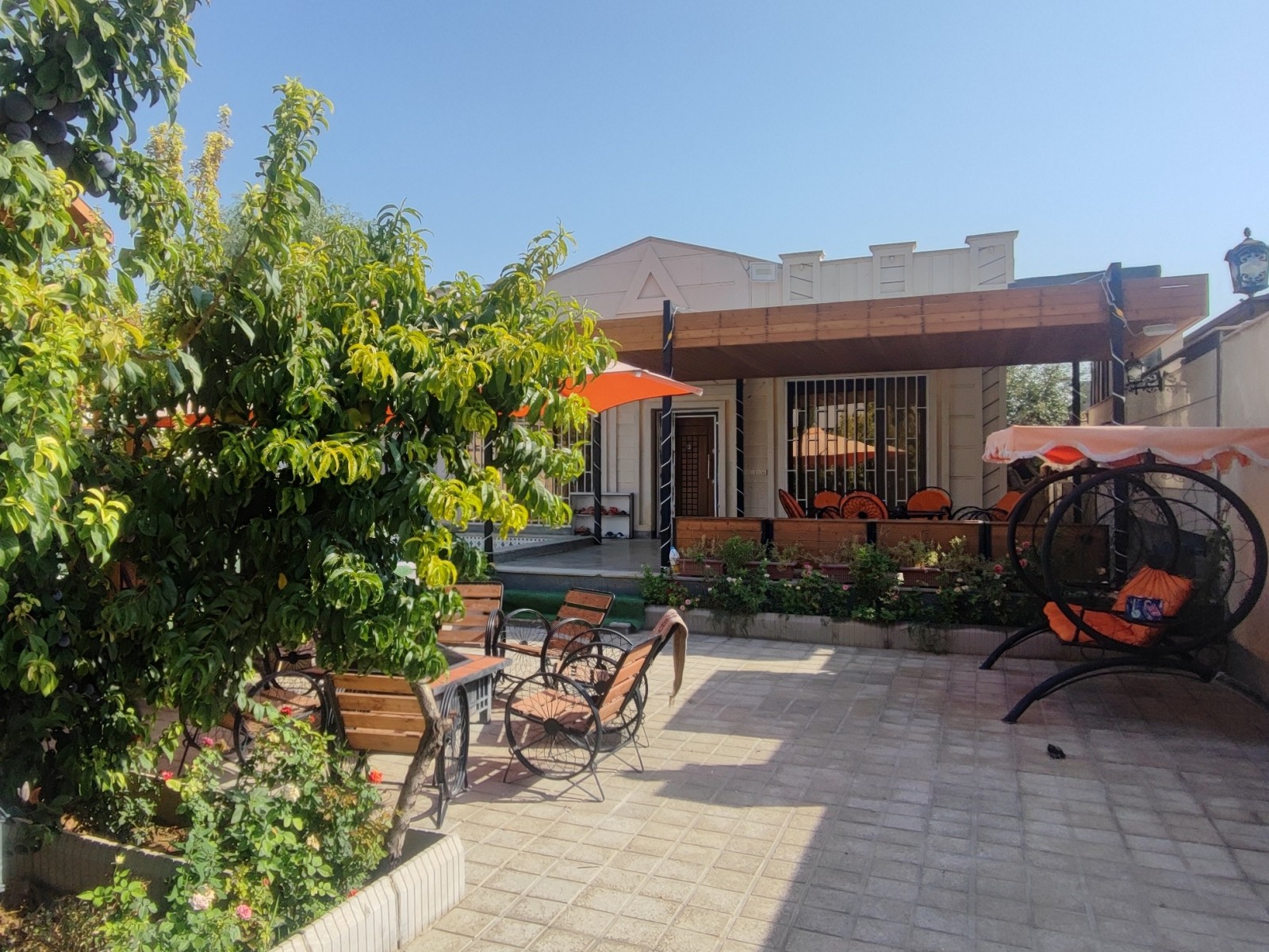 نمای بیرونی ساختمان