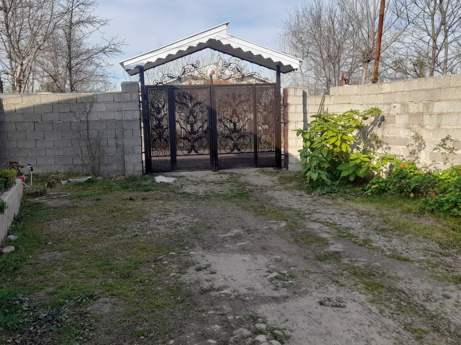 نمای بیرونی ساختمان