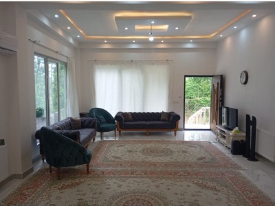 ویلای دوخوابه با منظره جنگلی