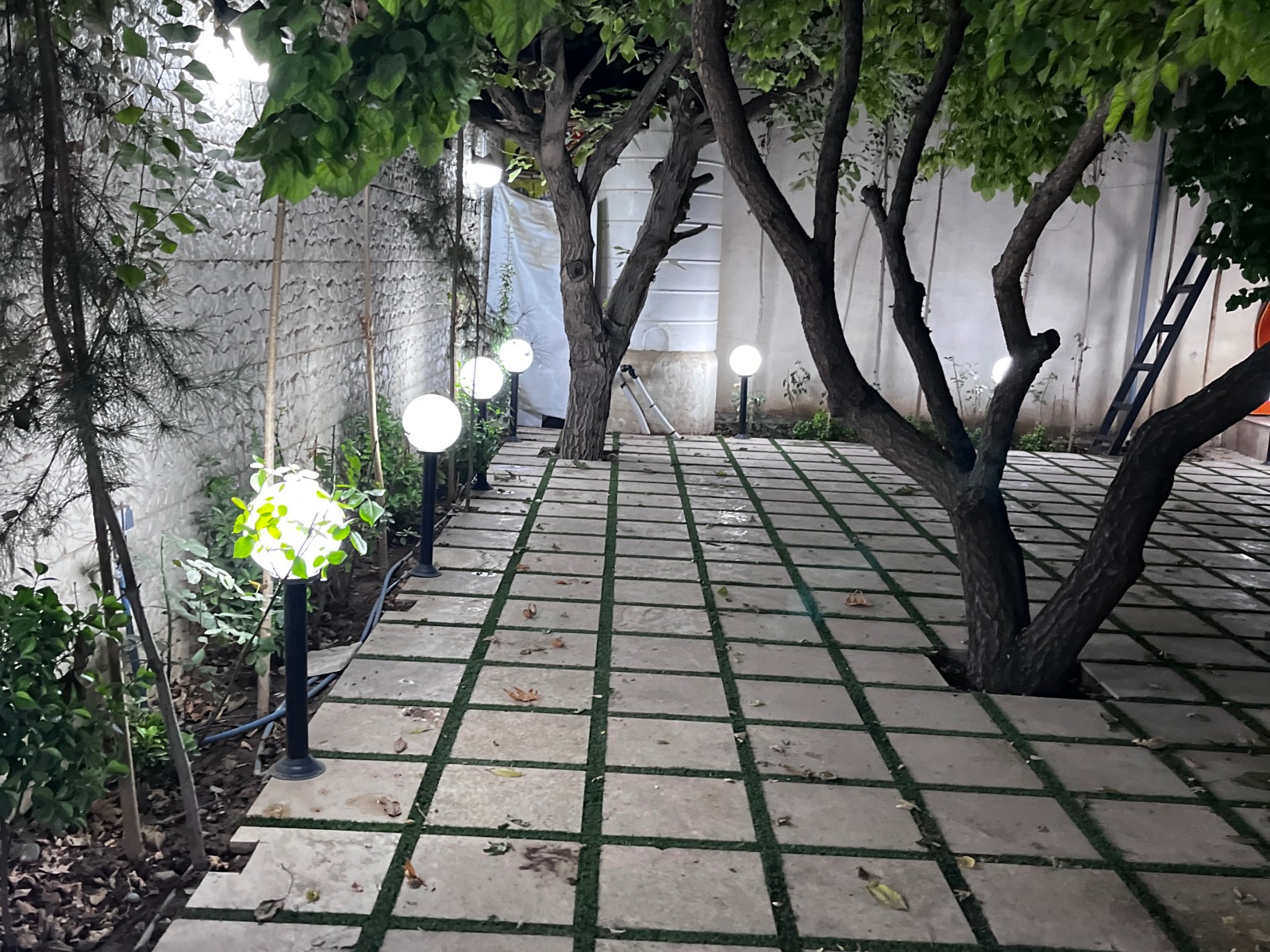 نمای بیرونی ساختمان