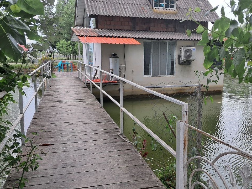 نمای بیرونی ساختمان