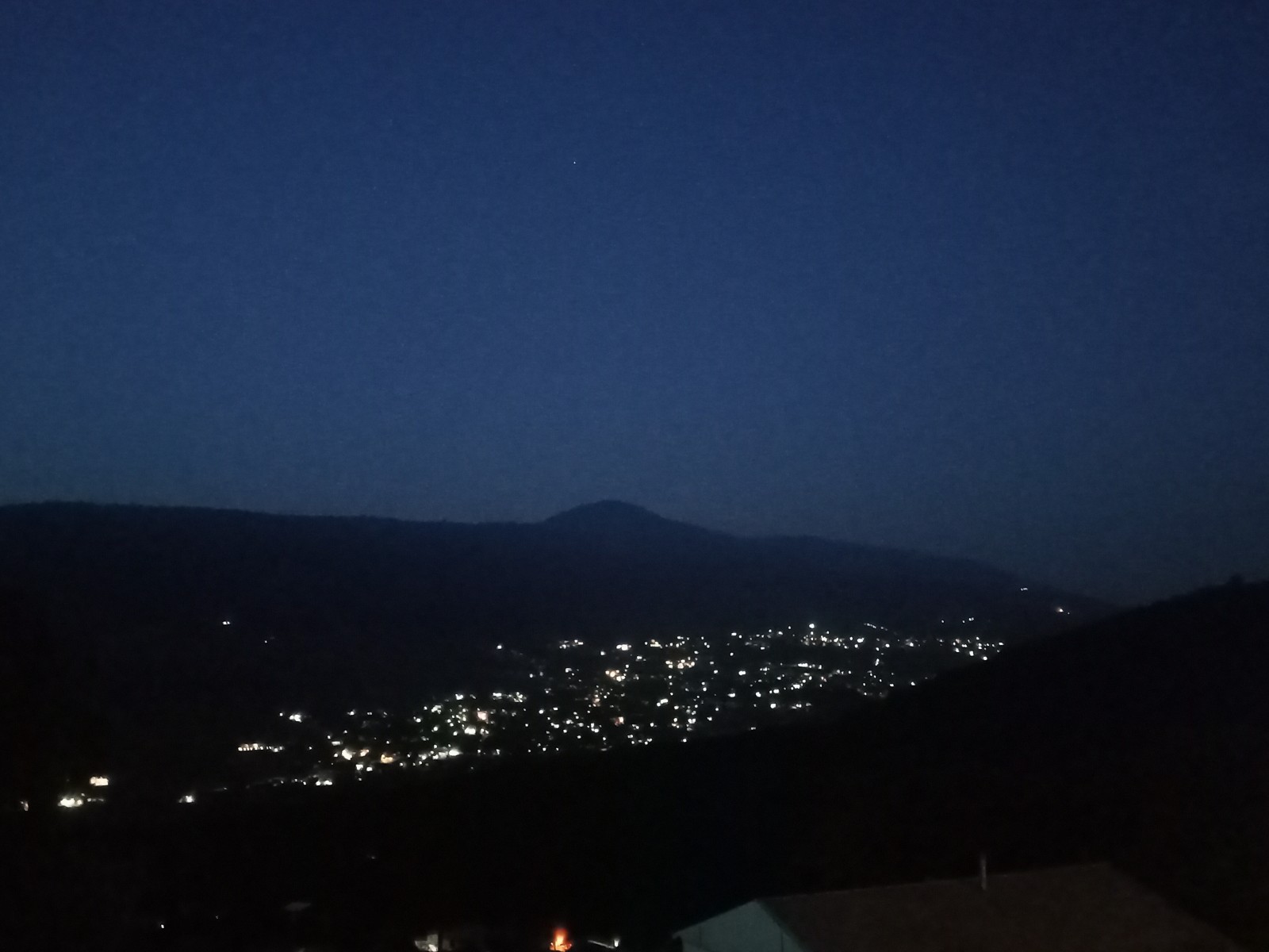 نمای بیرونی ساختمان