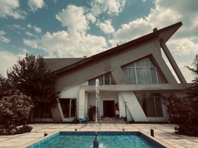باغ عمارت زیبای گلشن چهارخوابه