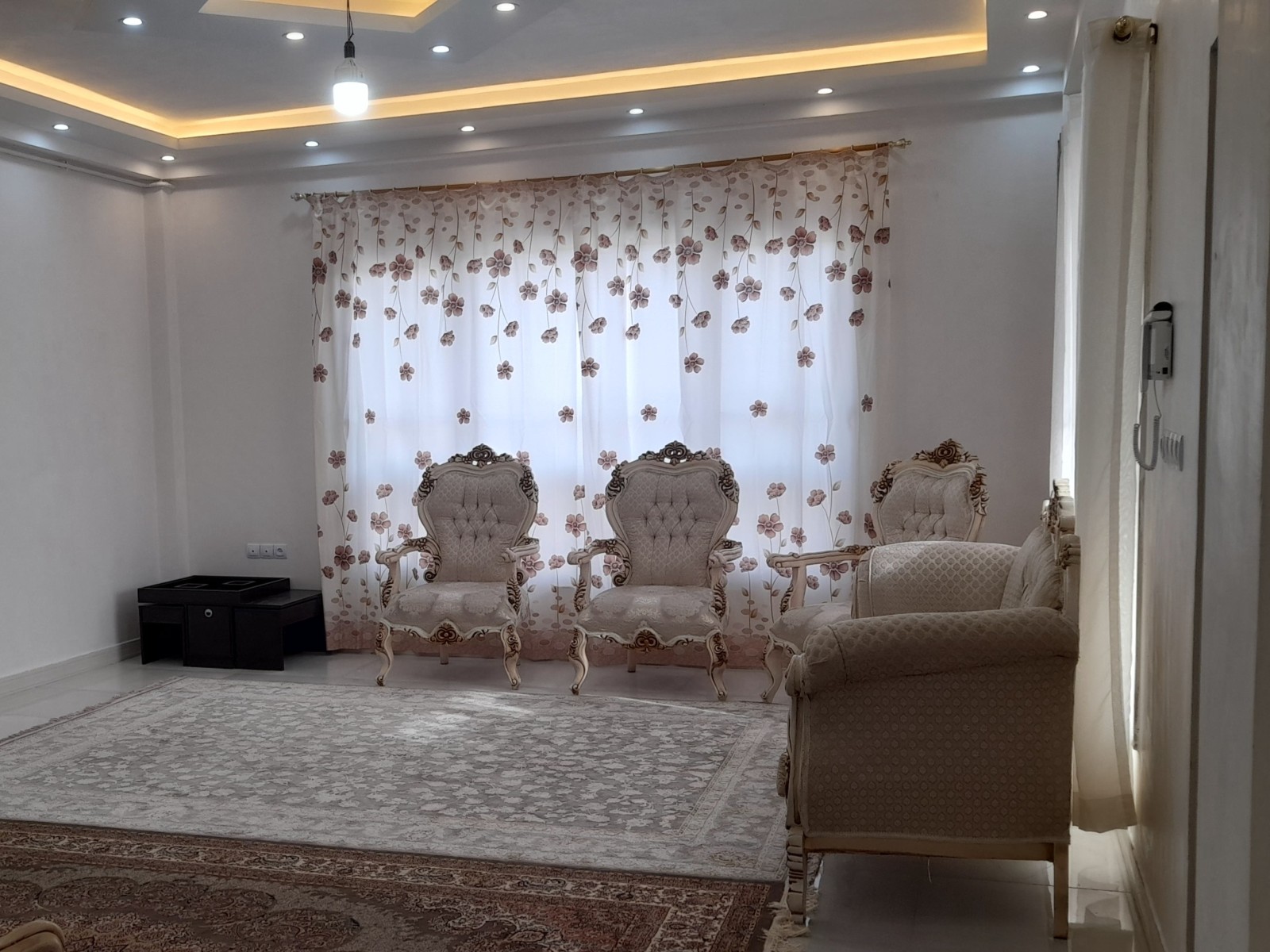 اتاق پذیرایی تکمیلی