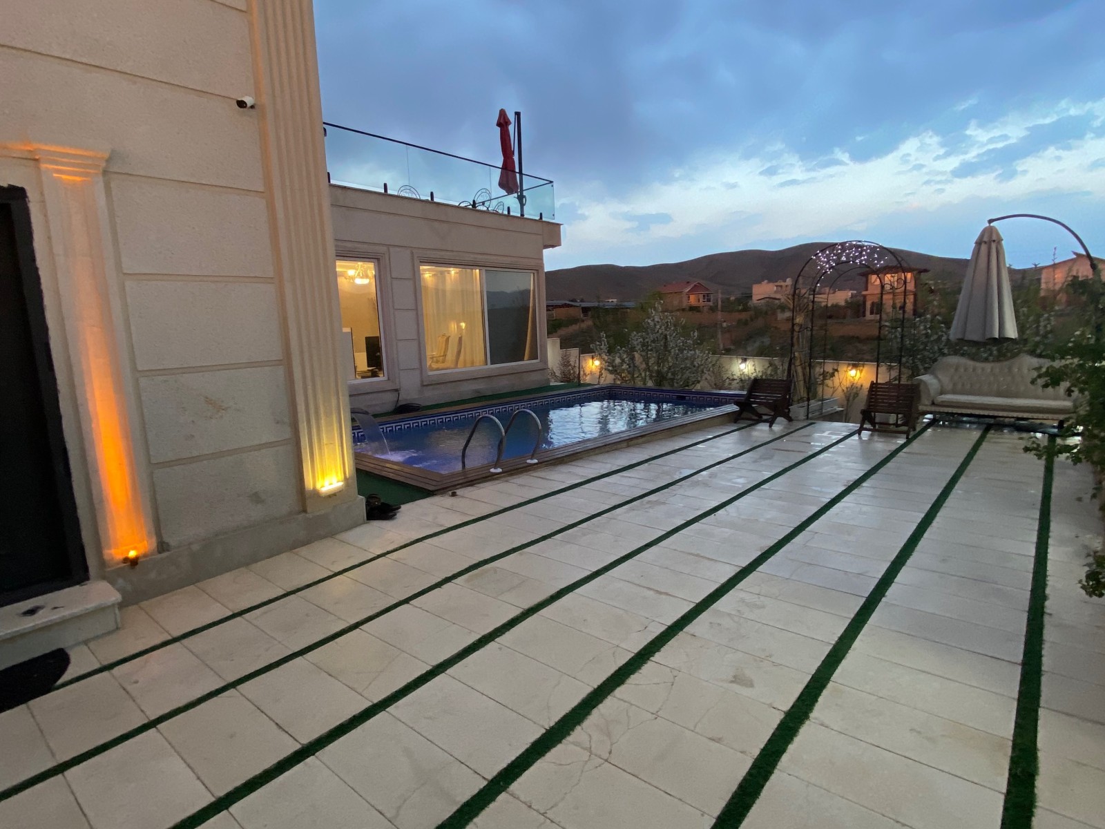 نمای بیرونی ساختمان نمای بیرونی ساختمان