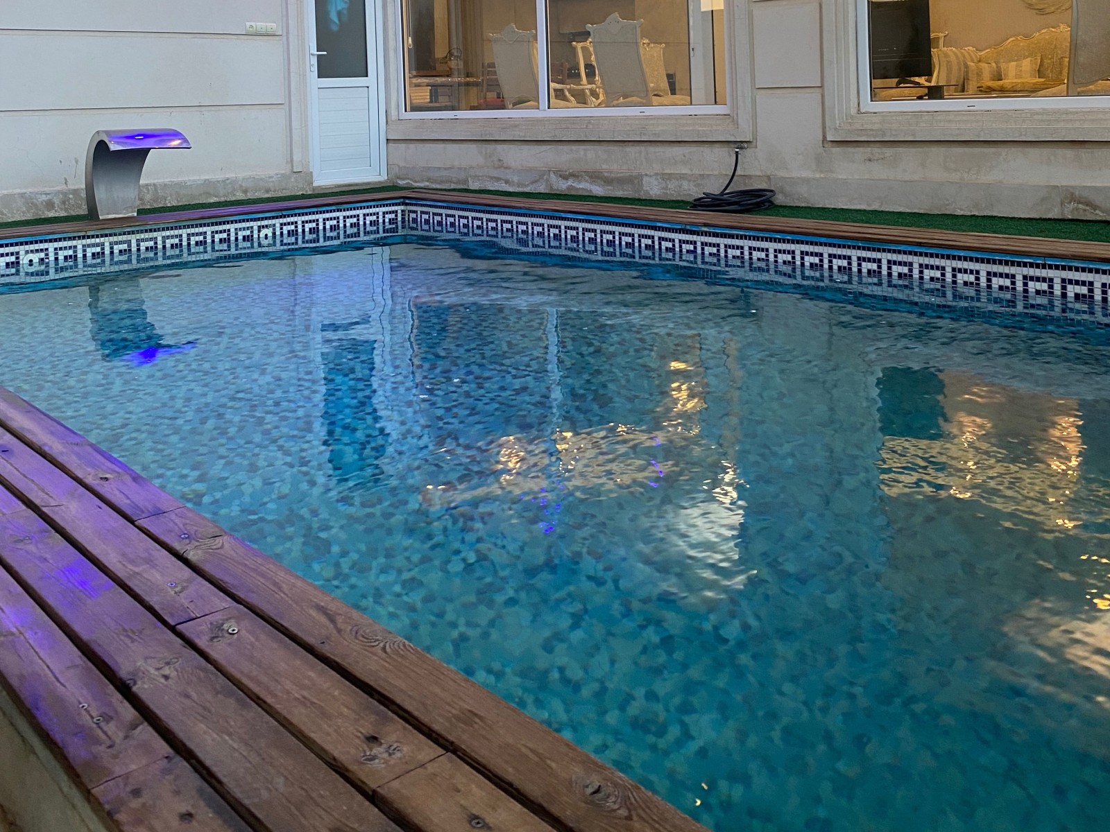 استخر استخر