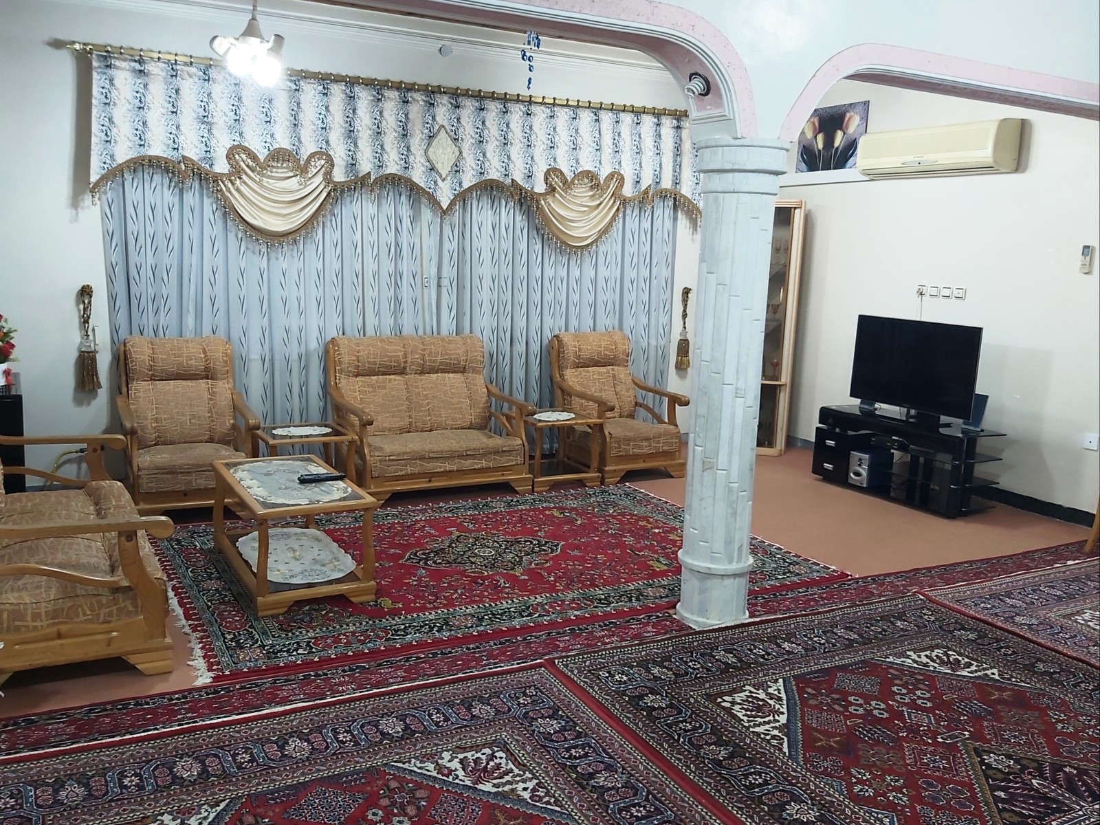 هال