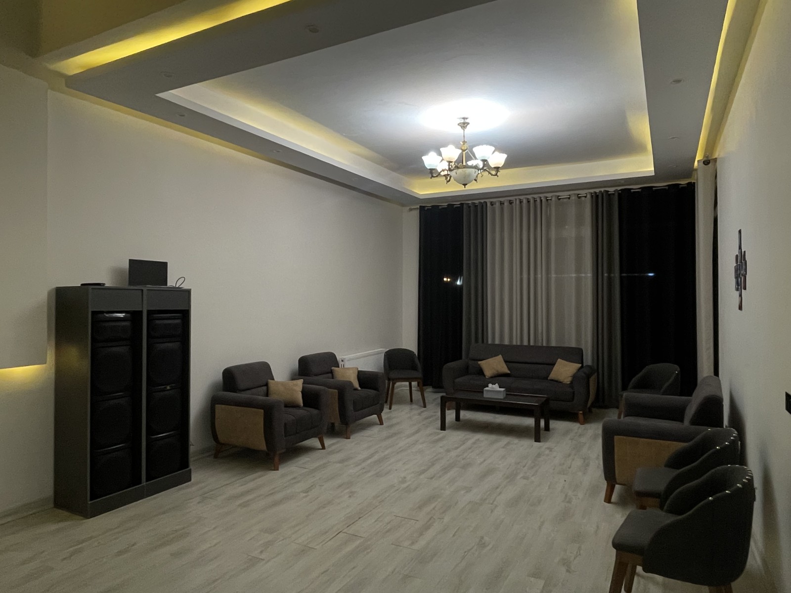 سالن مبلمان و سیستم صوتی سالن مبلمان و سیستم صوتی