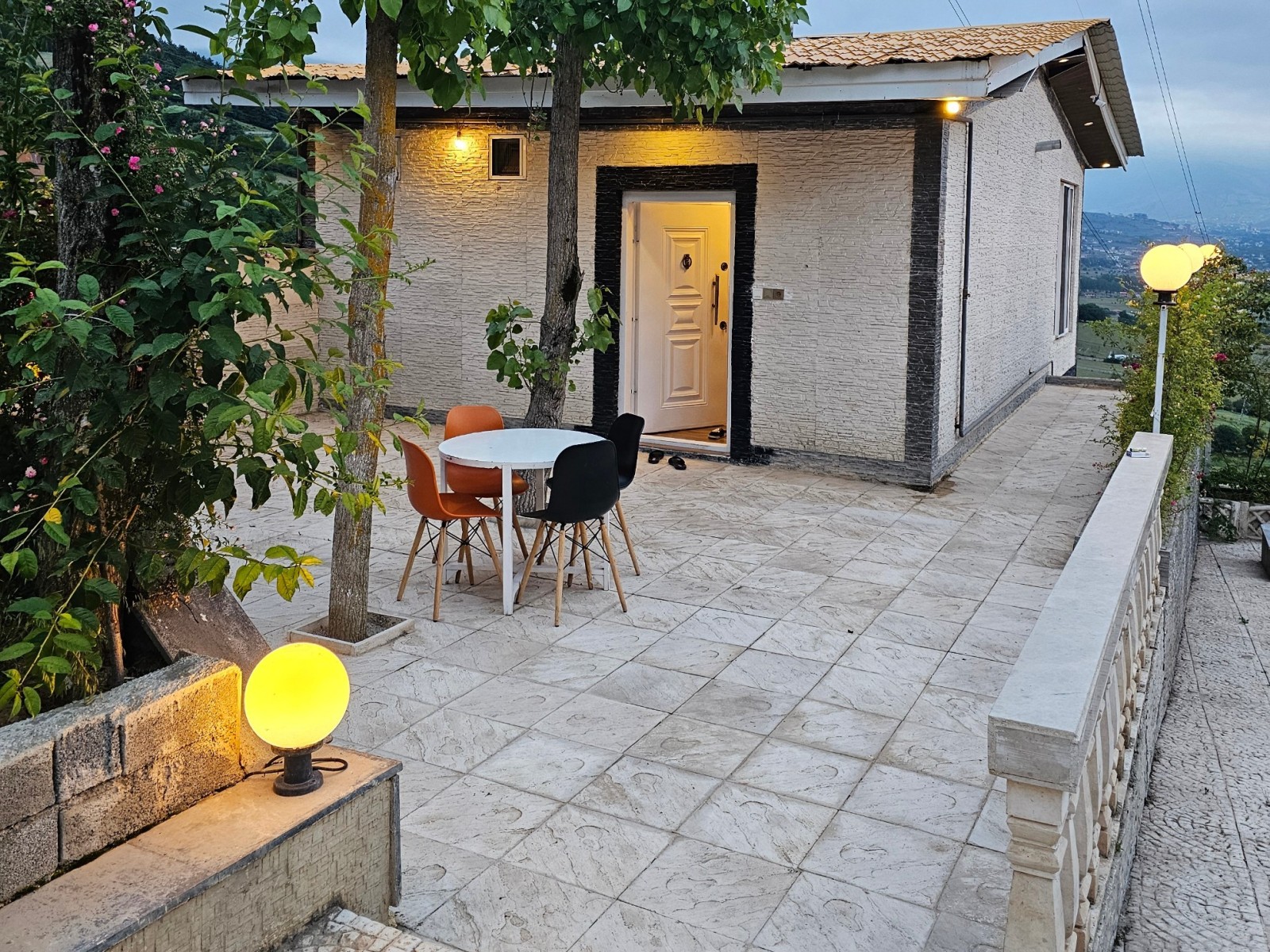 نمای بیرون نمای بیرون