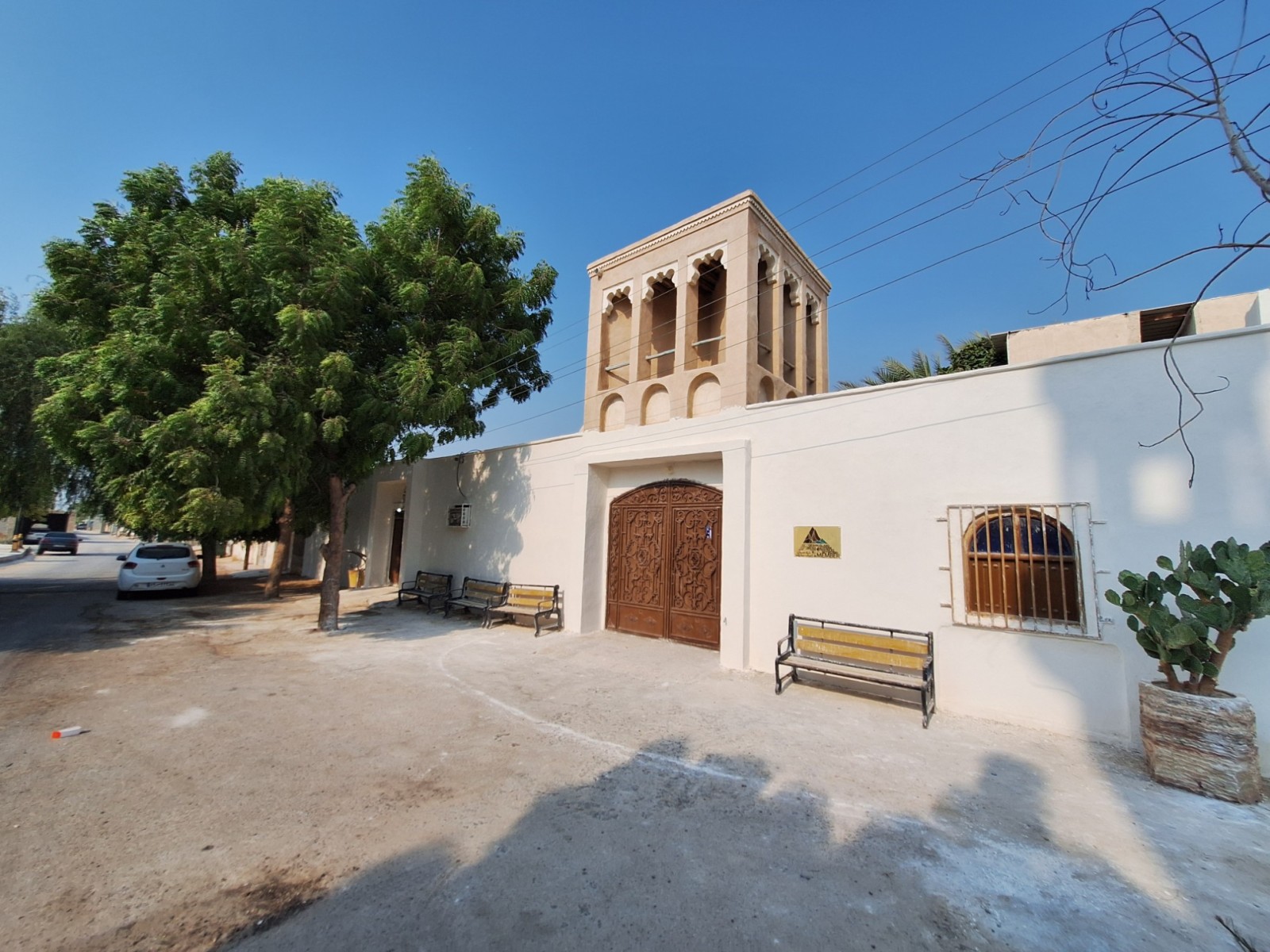 نمای بیرونی ساختمان