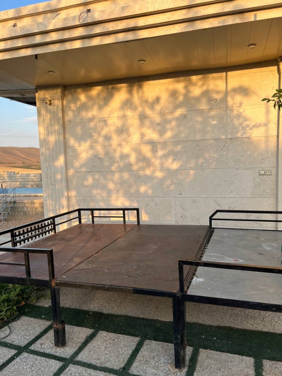 تخت شب نشینی بزرگ تخت شب نشینی بزرگ