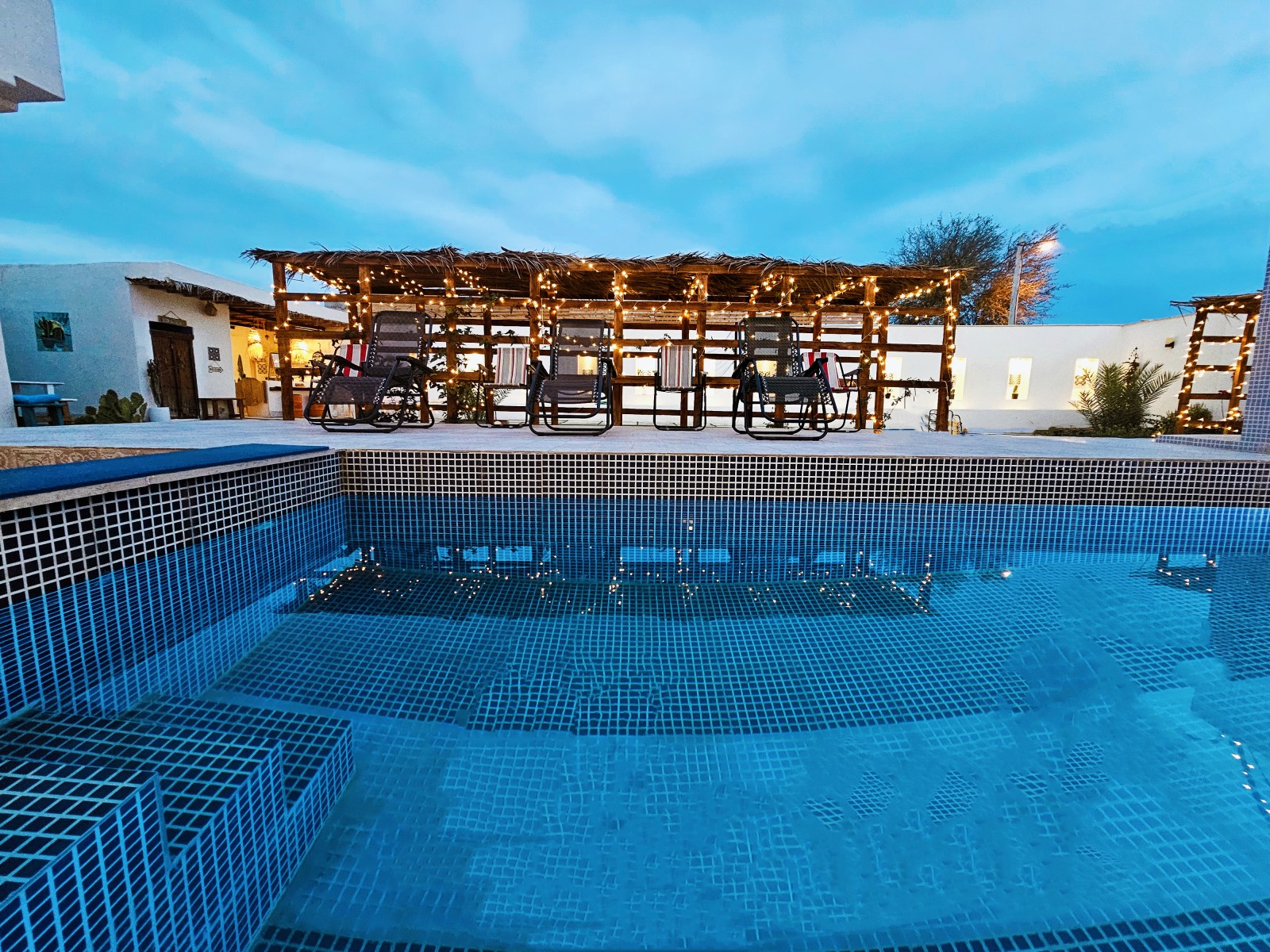 استخر(نمای عصر ) استخر(نمای عصر )