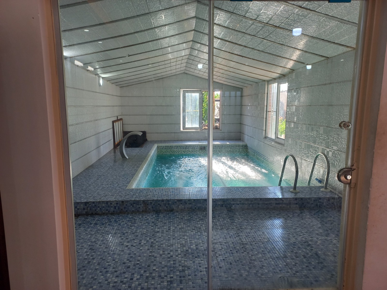 استخر استخر