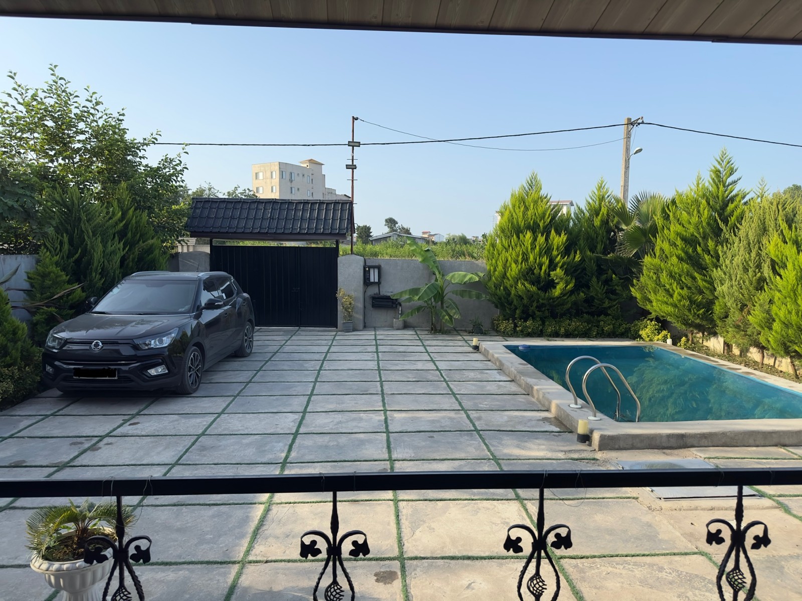 فضای حیاط