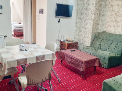 اقامتگاه دو خوابه واحد ۸ کریمان بقایی
