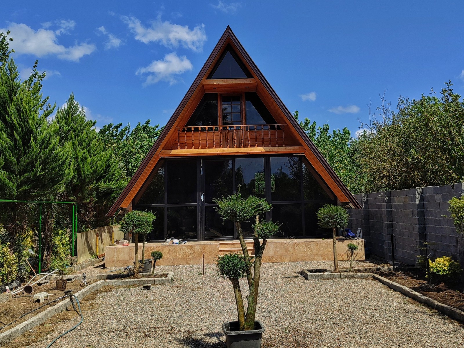 نمای بیرونی ساختمان