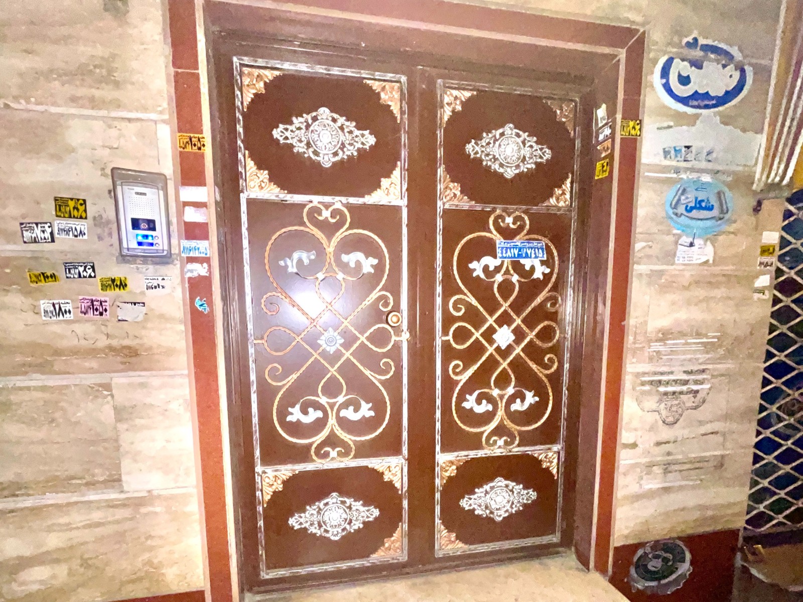 نمای بیرونی ساختمان