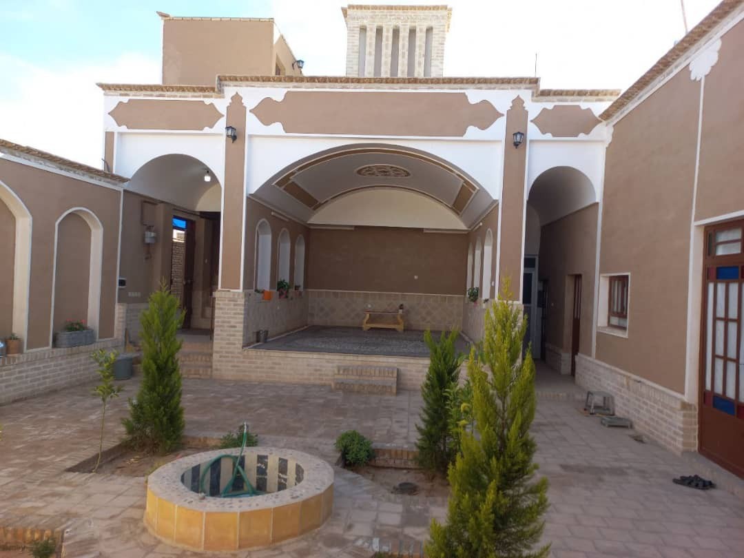 حیاط