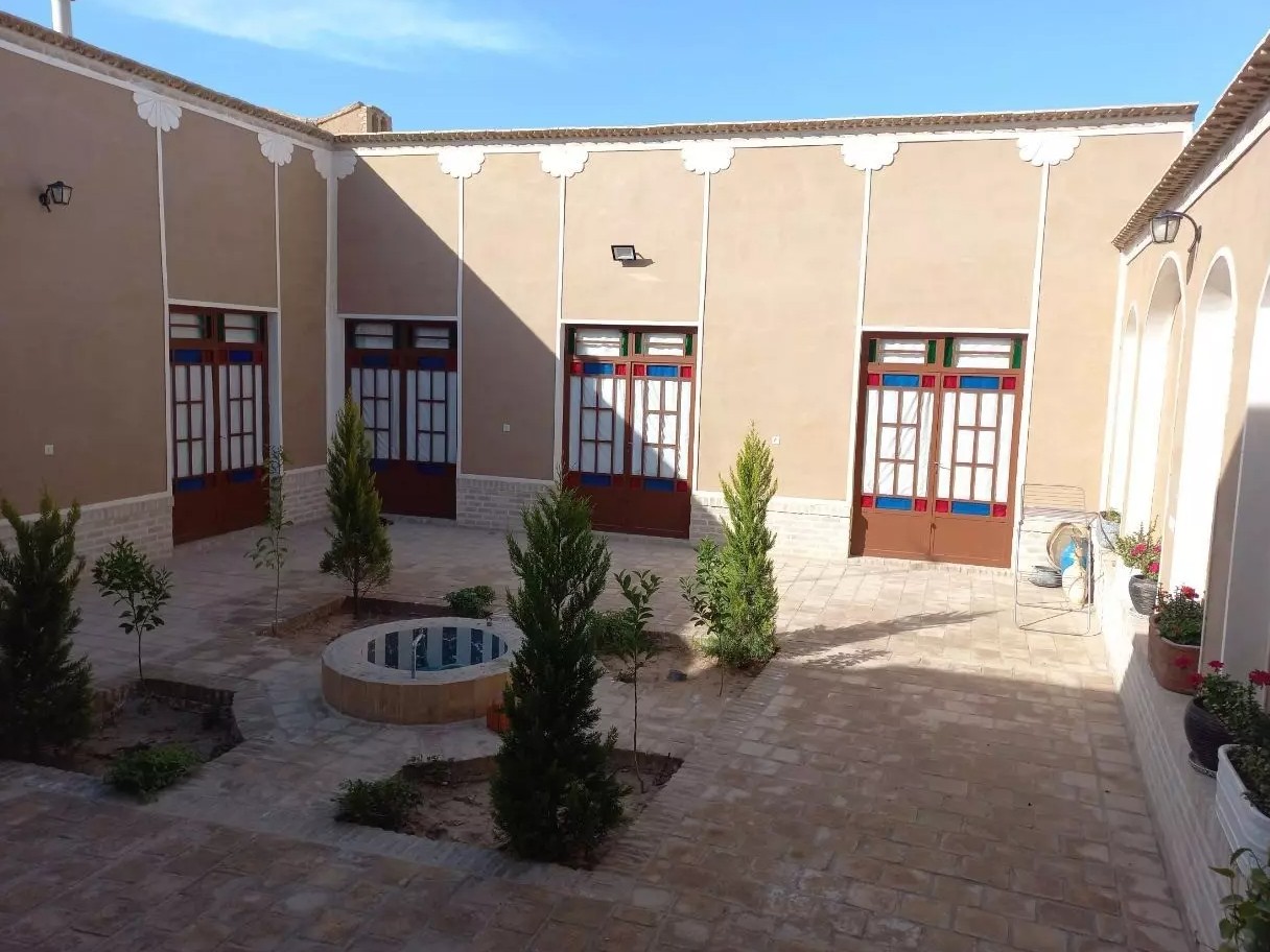 حیاط