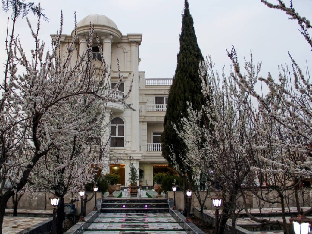 نمای کلی ویلا سفیر عشق