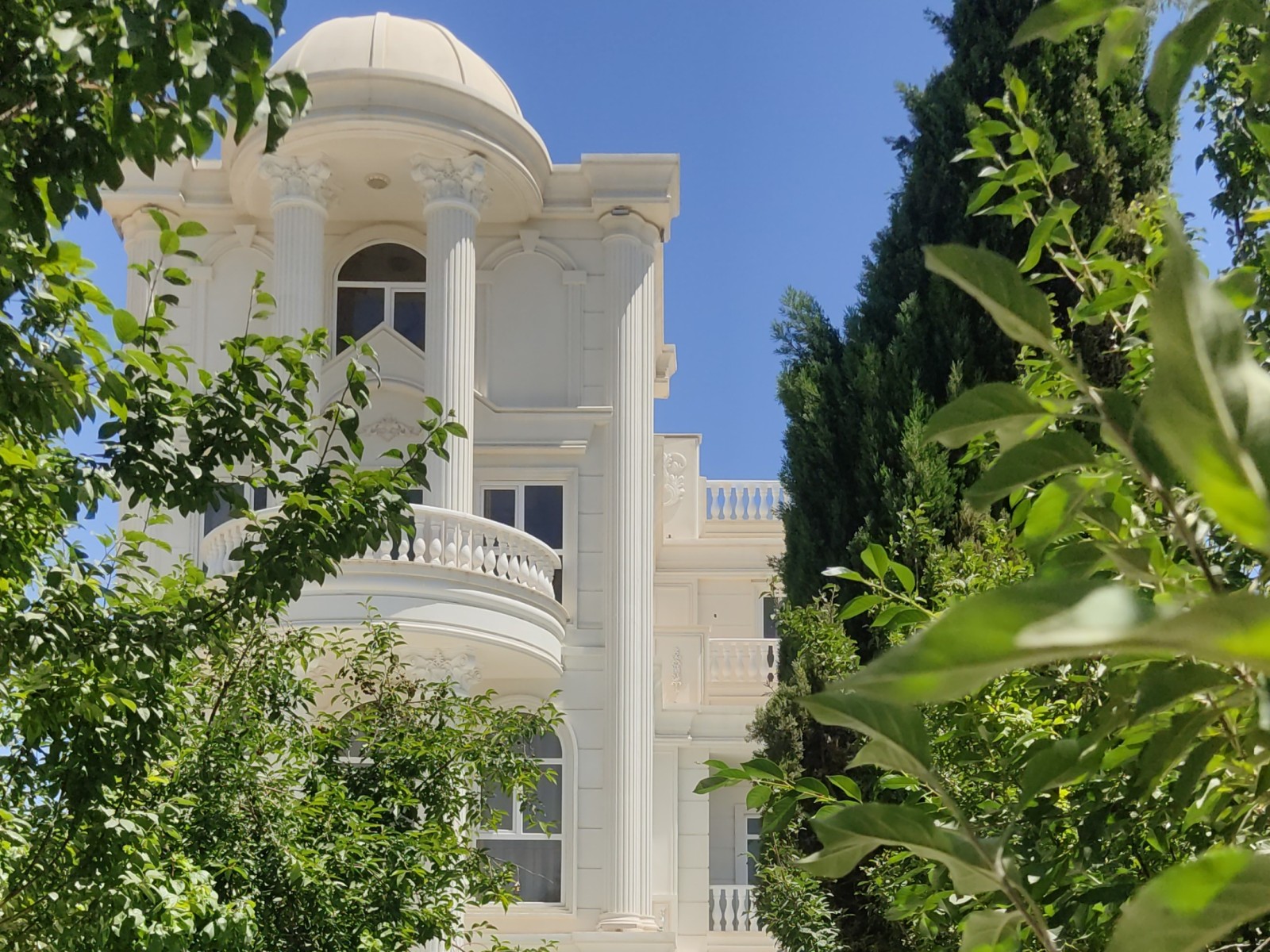 نمای بیرونی ساختمان