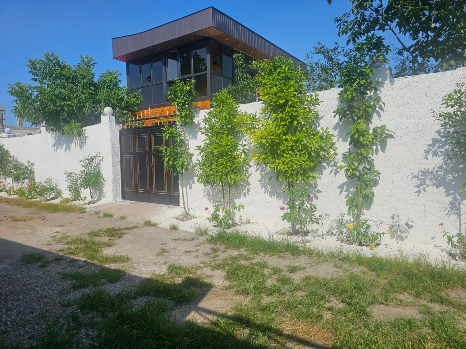 نمای بیرونی ساختمان