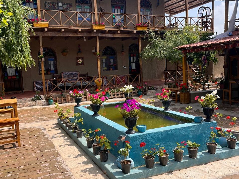 نمای بیرونی ساختمان