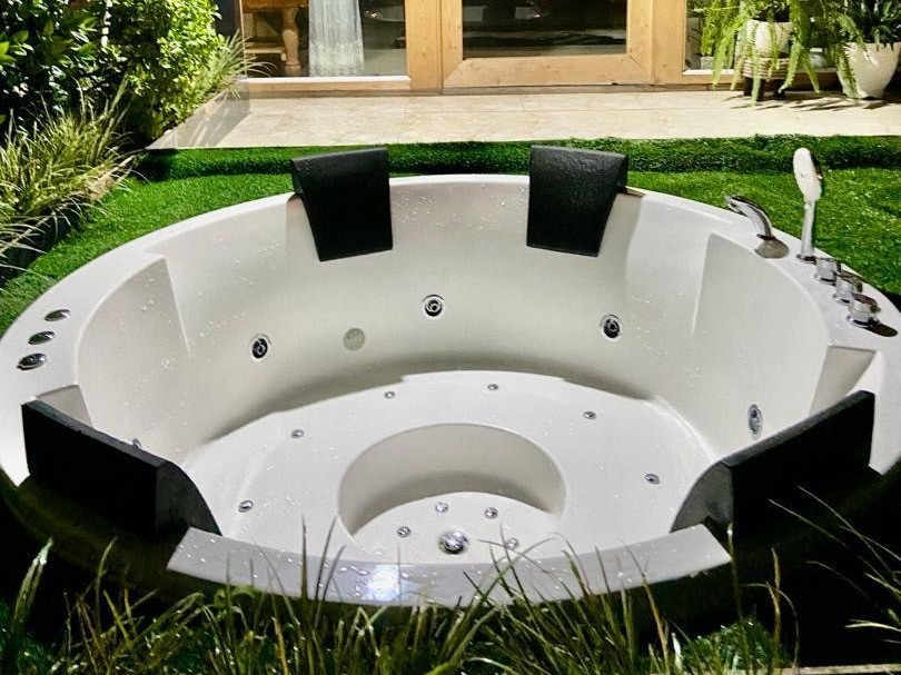 جکوزی۴ نفره