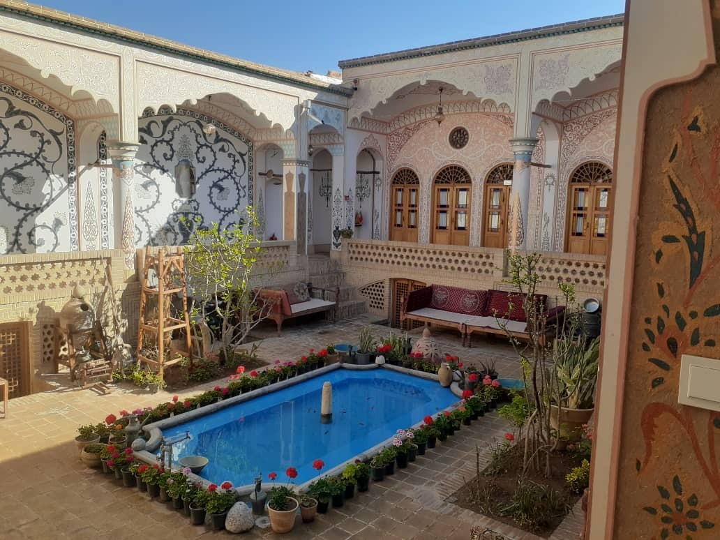 حیاط