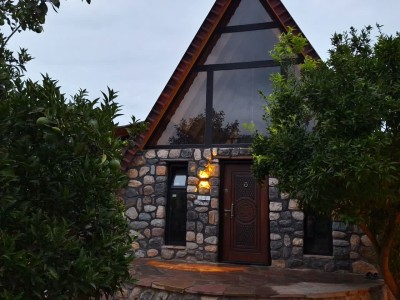 کلبه سوئیسی تک خواب چکاوک