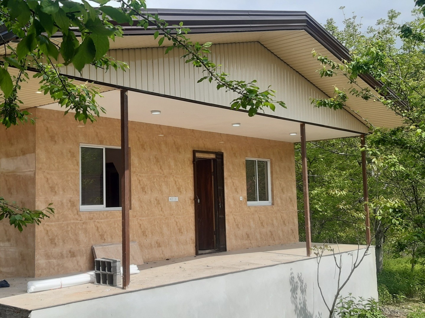 نمای بیرونی ساختمان