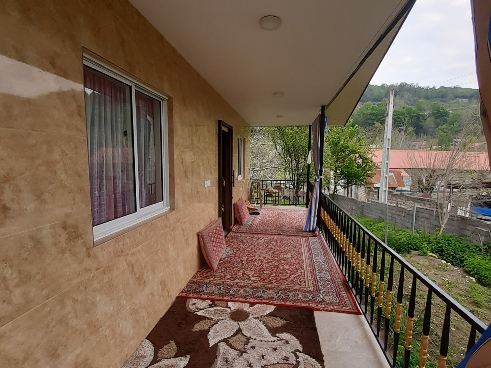 نمایی از تراس