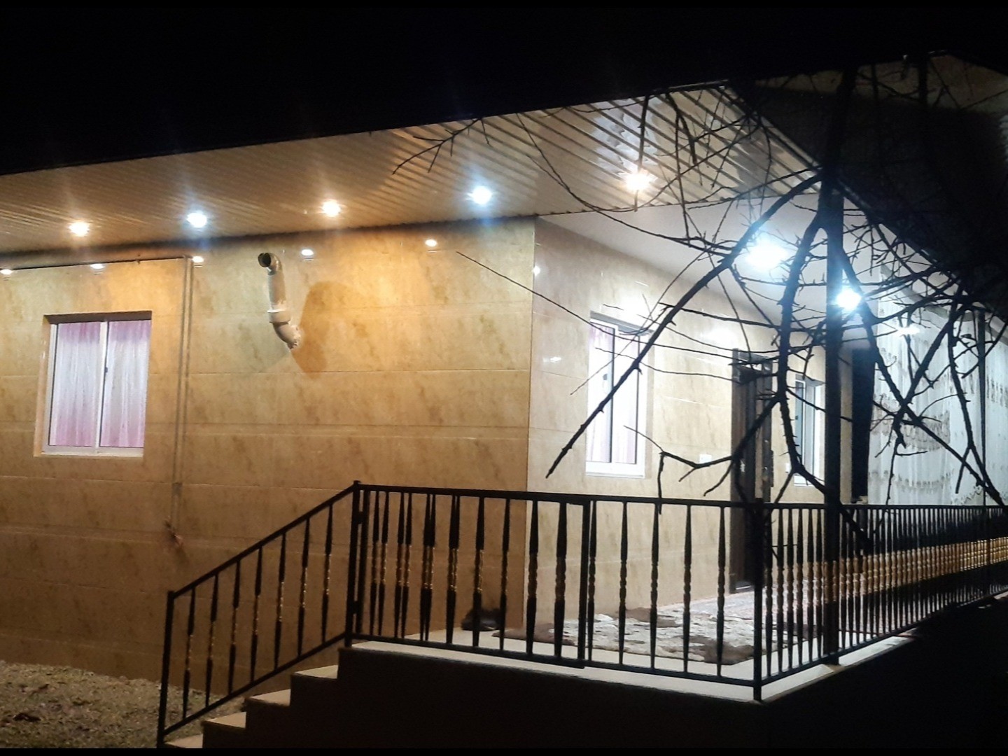 نمای شب ویلا