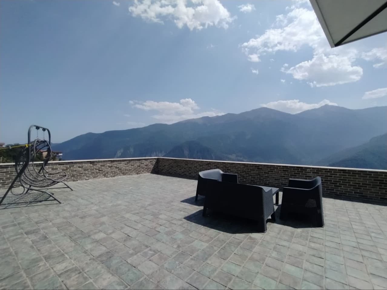 پشت بام پشت بام